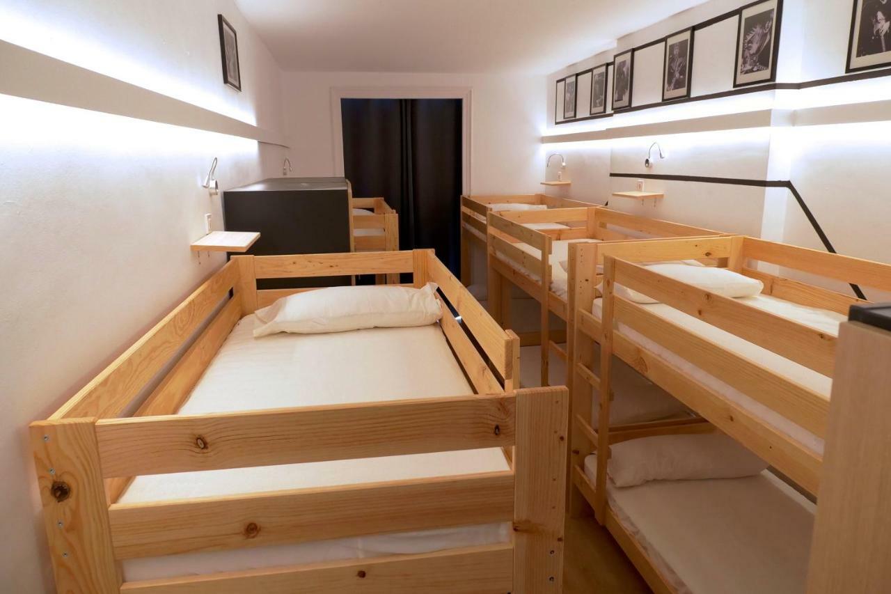 Guitar Hostel Bilbao Eksteriør billede